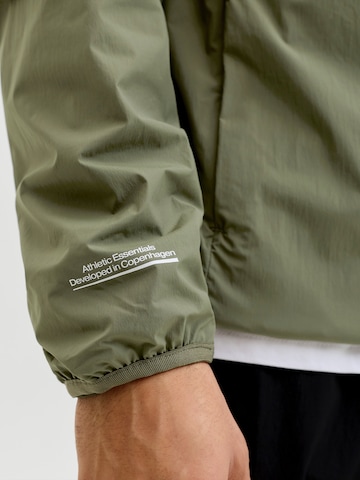 JACK & JONES Преходно яке 'JCOCLUB' в зелено