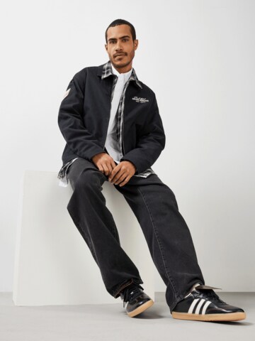 FC BAYERN MÜNCHEN Between-Season Jacket in Black