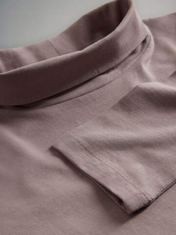 Tricou de la The Set pe gri
