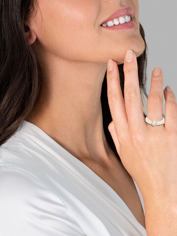 Valero Pearls Ring in Wit: voorkant