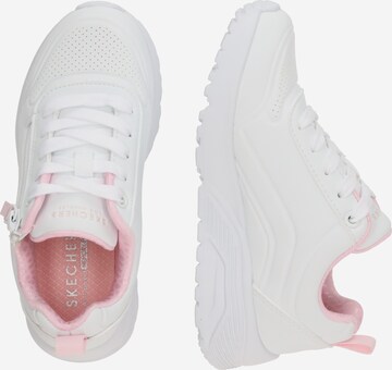 Baskets SKECHERS en blanc