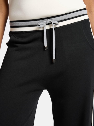 Elena Mirò Regular Trousers in Black