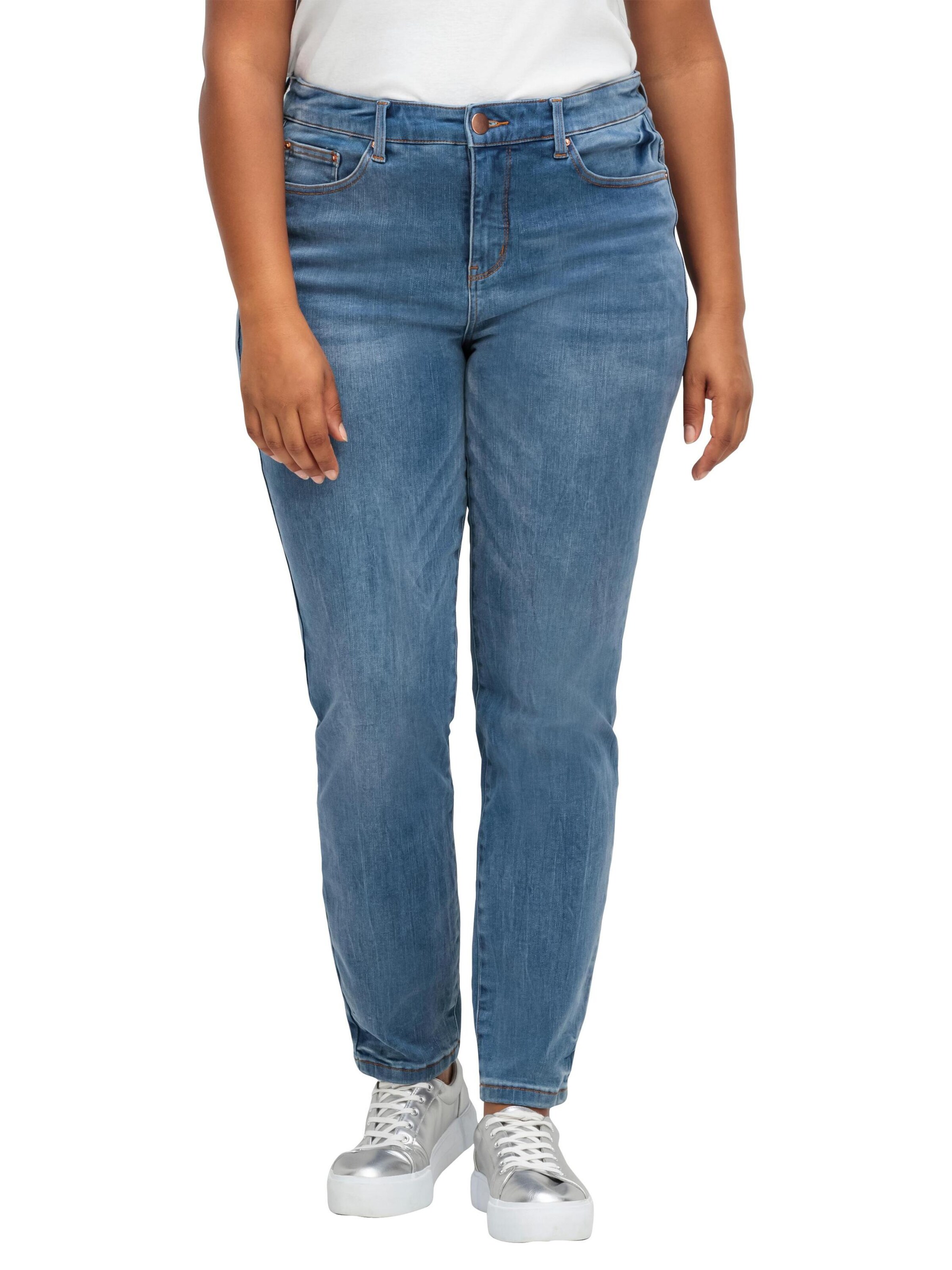 Skinny Jeans di SHEEGO in blu: frontale