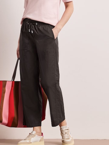 STREET ONE Tapered Pants in Brown: front