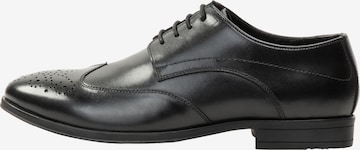 DreiMaster Klassik Lace-Up Shoes in Black: front