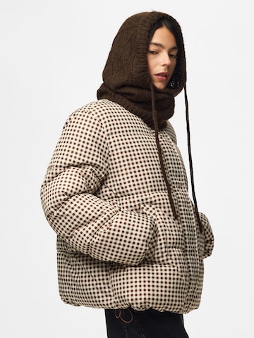 PIECES - Gorra 'PCNambi' en marrón