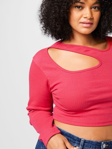 T-shirt Nasty Gal Plus en rose