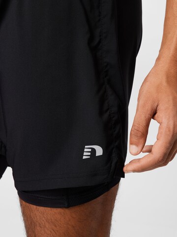 Newline Regular Sportshorts in Schwarz