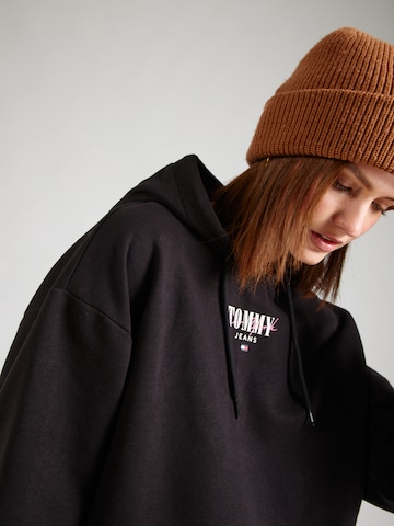 Tommy Jeans Sweatshirt 'ESSENTIAL' in Black