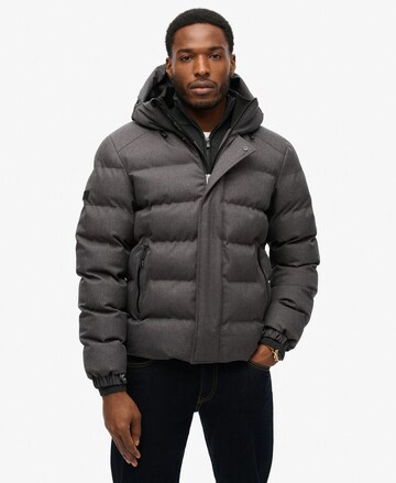 Veste d’hiver Superdry en gris : devant