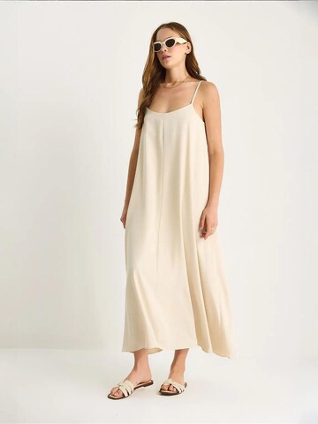 Bianco Lucci Jurk in Beige