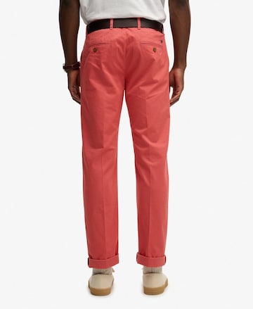 Regular Pantalon chino 'Premium' Superdry & Co en rouge