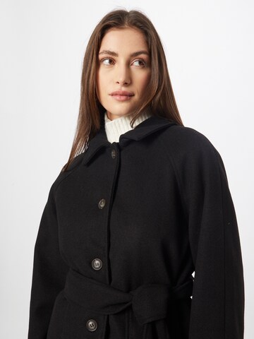 Manteau mi-saison 'Irma' Gina Tricot en noir