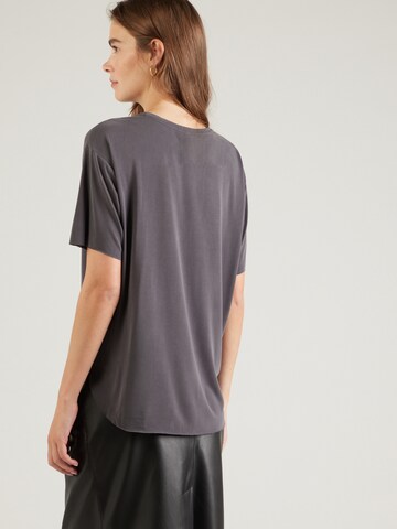 ONLY - Camiseta 'ONLFREE' en gris