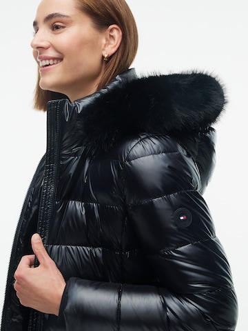TOMMY HILFIGER Zimný kabát - Čierna