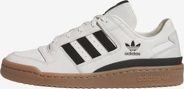 Baskets basses 'Forum' ADIDAS ORIGINALS en blanc : devant