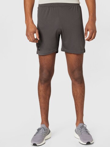 Hummel Regular Workout Pants in Grey: front