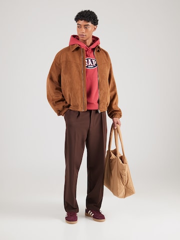 Bluză de molton de la GAP pe roșu