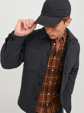 JACK & JONES Prechodná bunda 'Jax' - Sivá