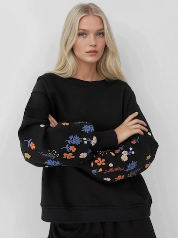 Hiccup Sweatshirt in Black