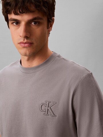 T-Shirt Calvin Klein Jeans en gris