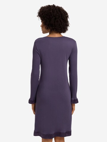 Hanro Nachthemd 'Claire' in Lila