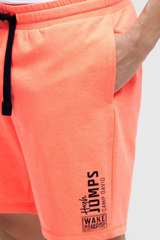 CAMP DAVID Regular Basic Sweatshorts mit Label Print in Orange