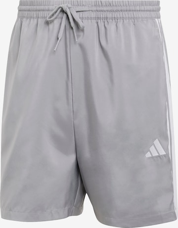 ADIDAS SPORTSWEAR Спортивные штаны 'Essentials Chelsea' в Серый: спереди