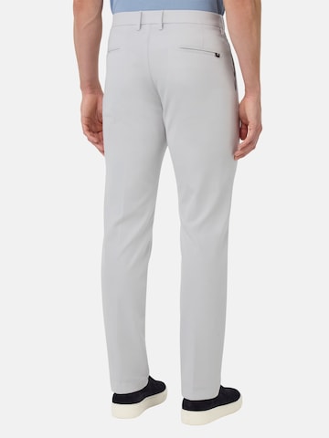 Coupe slim Pantalon chino Boggi Milano en blanc