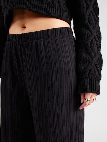 Wide Leg Pantalon 'JENNA' Noisy May Curve en noir