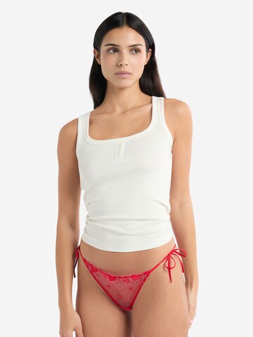 String 'FAVORITE' di ETAM in rosso