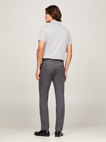 Coupe slim Pantalon chino 'Bleecker 1985' TOMMY HILFIGER en gris