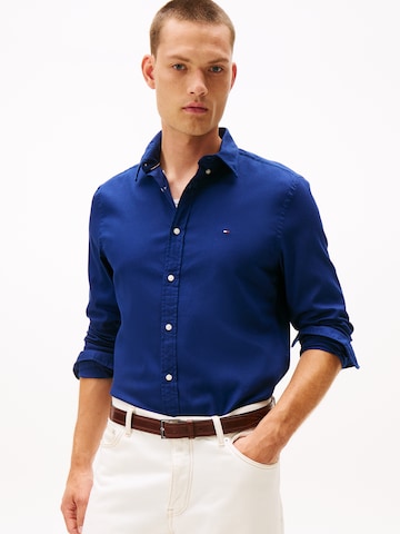 TOMMY HILFIGER - Ajuste regular Camisa en azul: frente