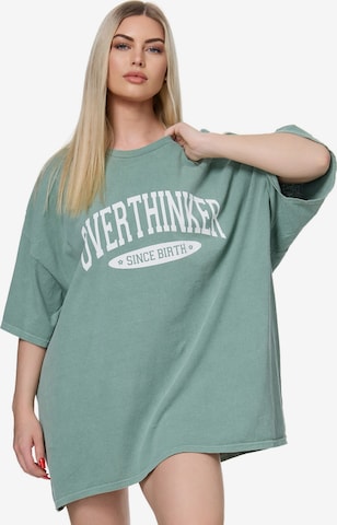 Worldclassca Oversizeshirt 'Overthinker' in Grün: Vorderseite