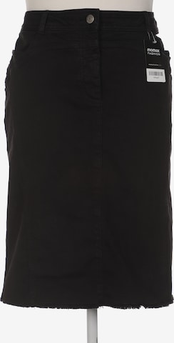 Madeleine Skirt in XXL in Black: front
