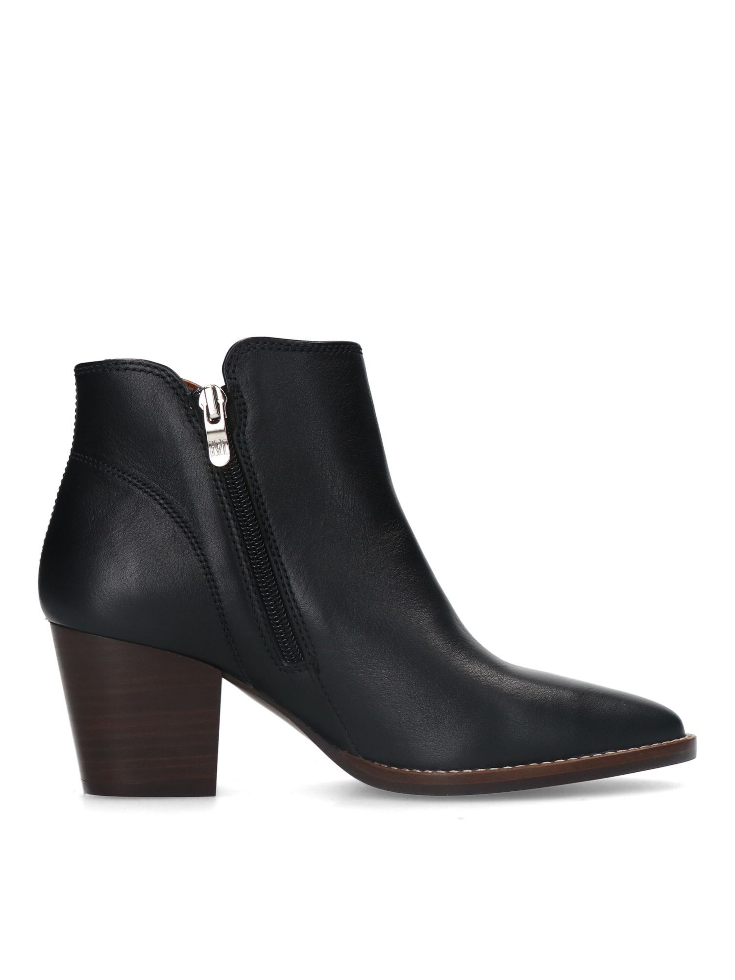 MANFIELD Booties in Black