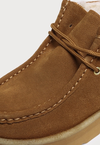 Clarks Originals Μποτάκι με κορδόνια 'MeareWalla' σε καφέ