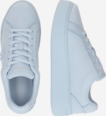 TOMMY HILFIGER Sneaker in Blau