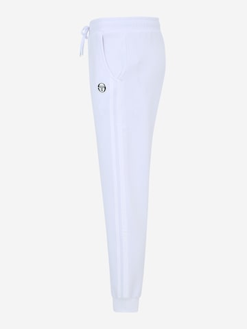 Effilé Pantalon de sport Sergio Tacchini en blanc