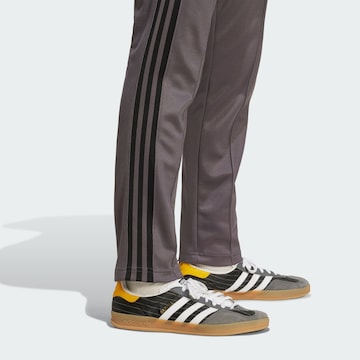 ADIDAS ORIGINALS Normalny krój Spodnie 'Adicolor Classics Beckenbauer' w kolorze szary