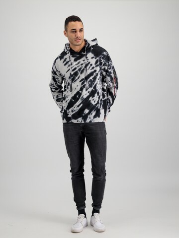 ALPHA INDUSTRIES Sweatshirt i svart