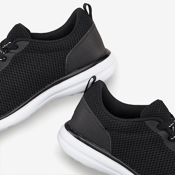 LASCANA Sneakers in Black