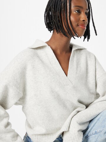 Monki Пуловер в бяло