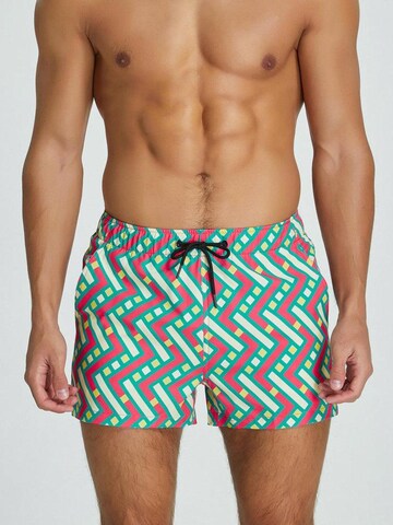 SEOBEAN Board Shorts in Pink: front