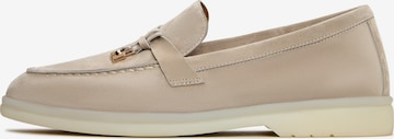 Chaussure basse CESARE GASPARI en gris : devant