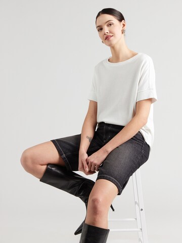 Tricou de la s.Oliver pe alb: față