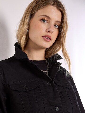 Veste bavaroise ' ' Apricot en noir