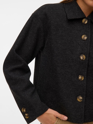 Veste mi-saison 'VMIda' VERO MODA en noir