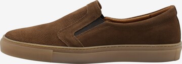 DreiMaster Maritim Slip-ons in Bruin: voorkant