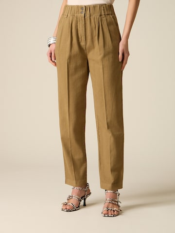 oltre Loose fit Pants in Brown: front